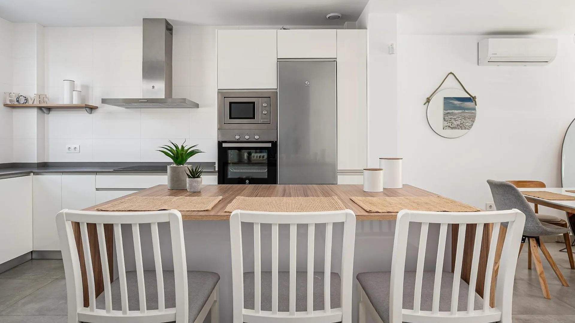 Casa La Playa-Conil Vacaciones De Lujo En Conil Con Todas Las Comodidades Netflix-Hbo-Disney-Canales De Futbol-Wifi Alta Velocidad-Smart Tv 65