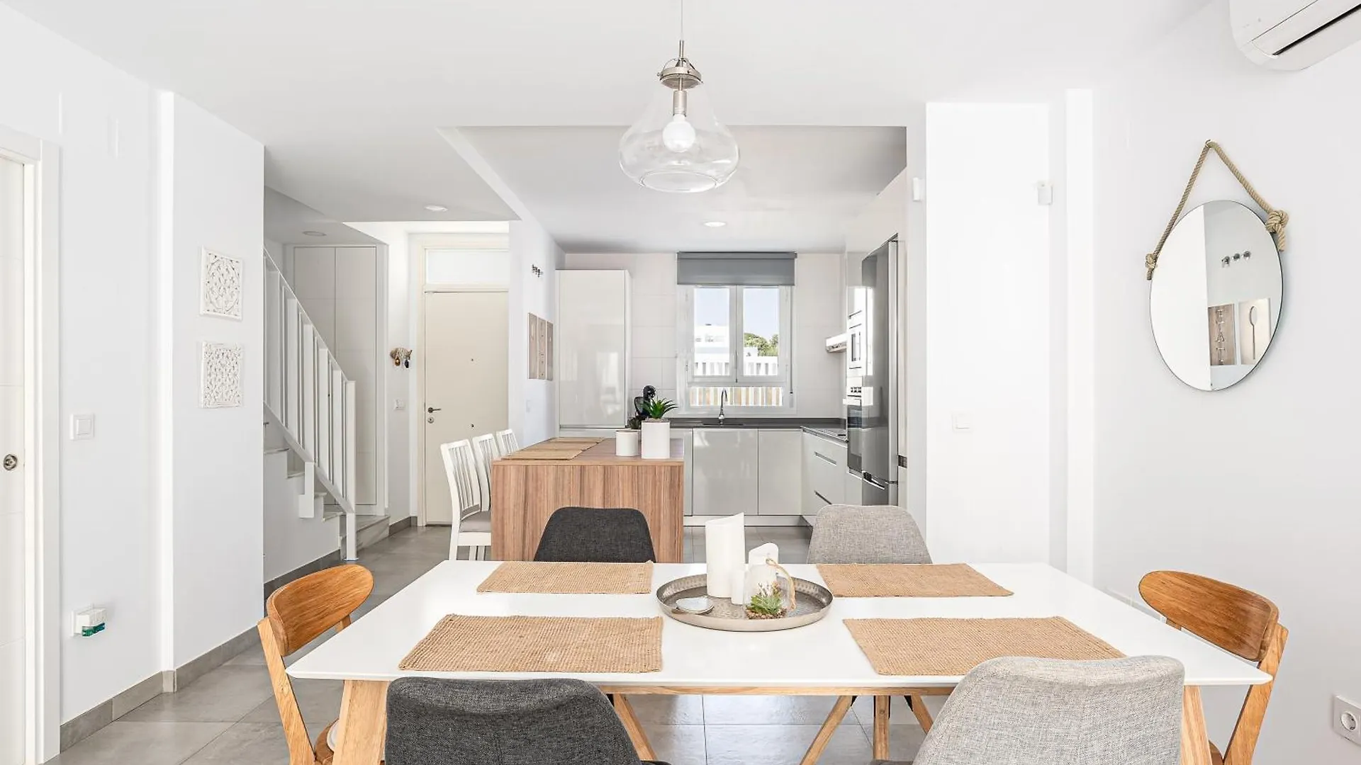 Casa La Playa-Conil Vacaciones De Lujo En Conil Con Todas Las Comodidades Netflix-Hbo-Disney-Canales De Futbol-Wifi Alta Velocidad-Smart Tv 65